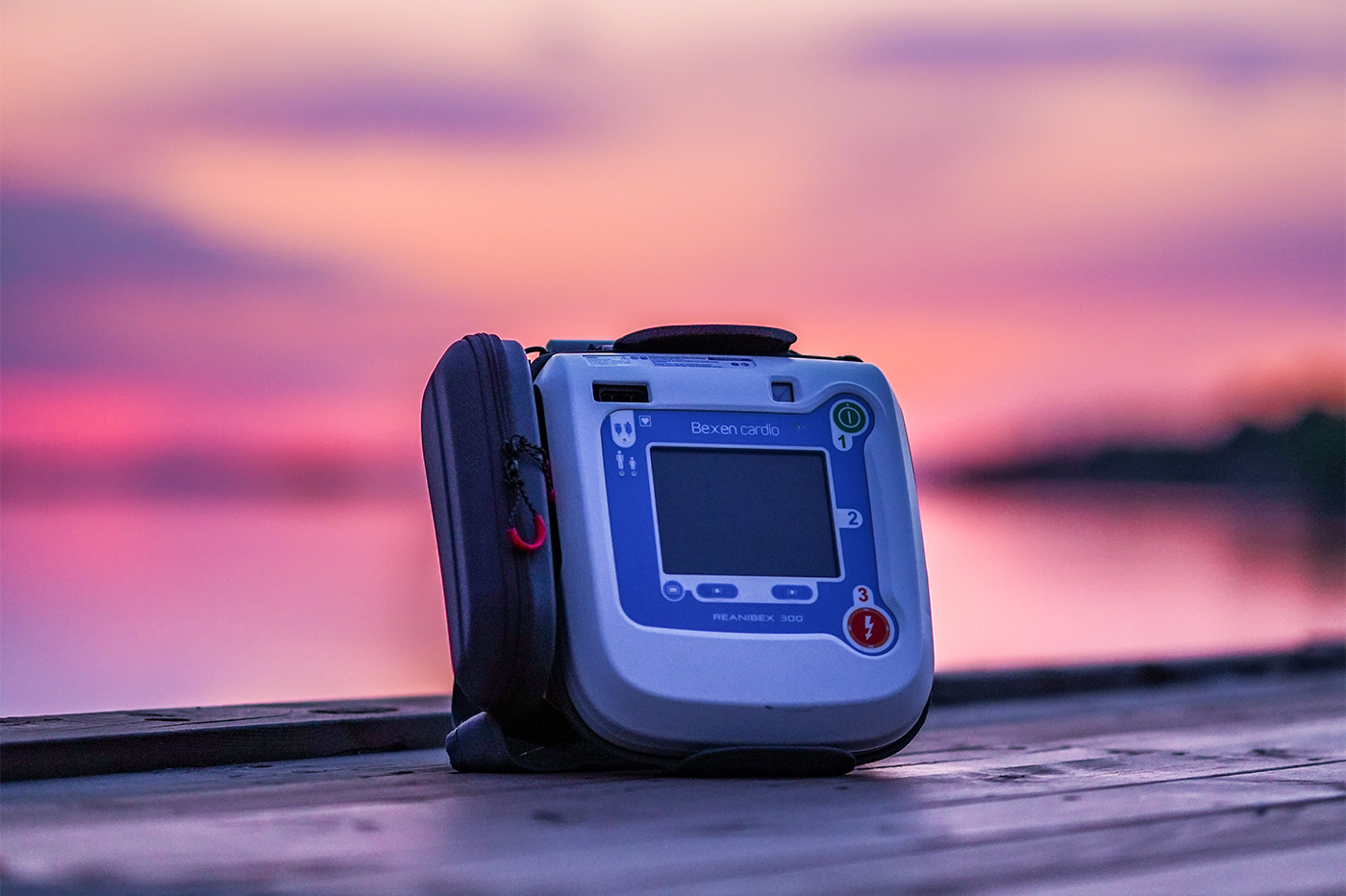 defibrillator placed at a lake