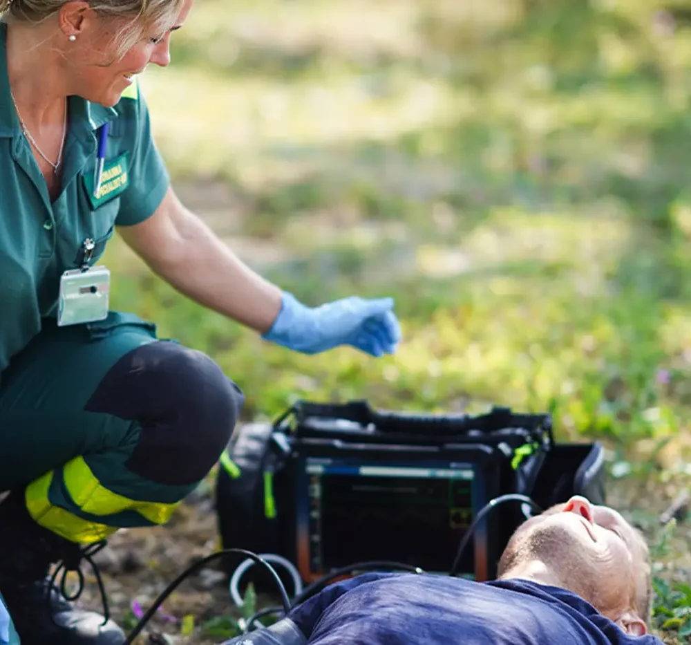 patient-being-treated-on-Gotland-with-mobimed-monitor